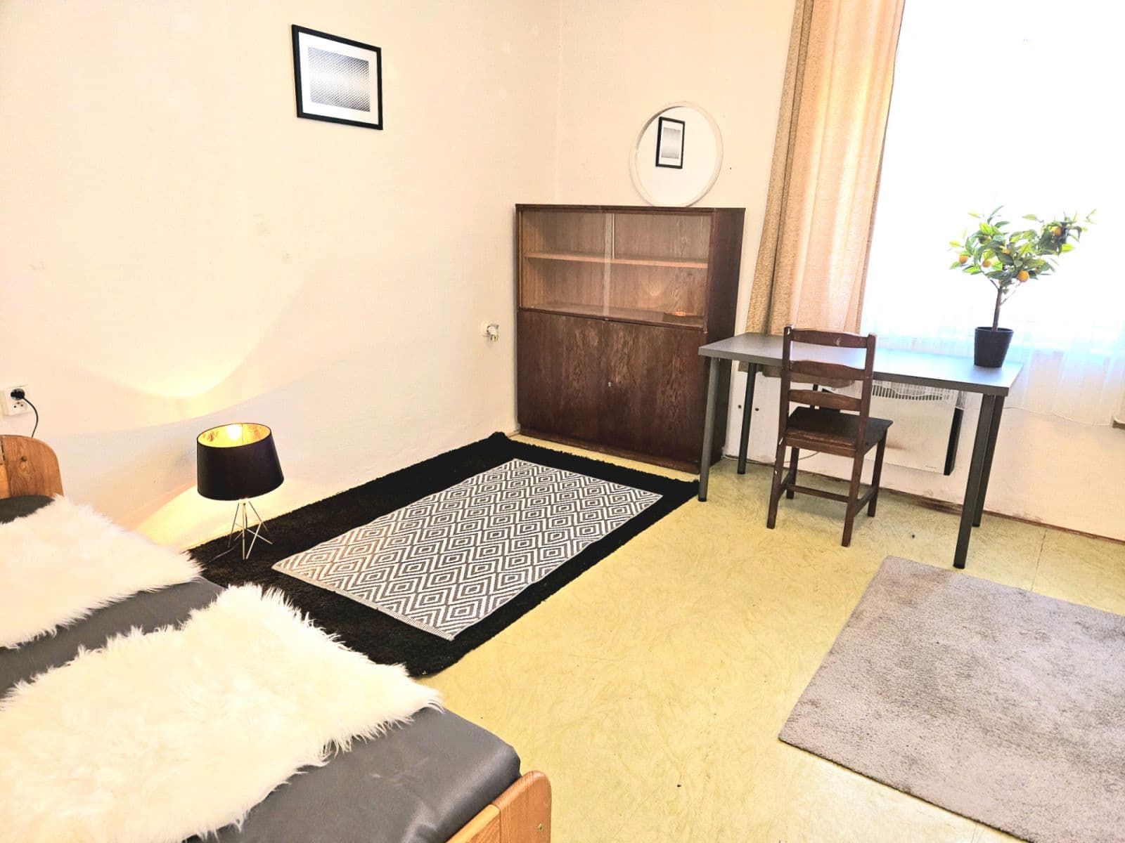 Pronájem bytu 3+1 90 m², Husinecká, Praha, Praha Pronájem bytu 3+1 90 m², Husinecká, Praha, Praha