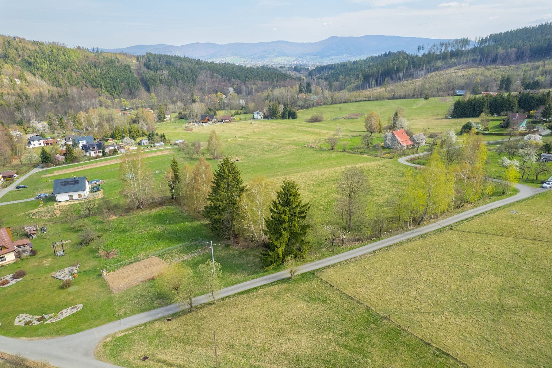 Prodej pozemku 1.195 m², Dolní Lomná, Moravskoslezský kraj Prodej pozemku 1.195 m², Dolní Lomná, Moravskoslezský kraj