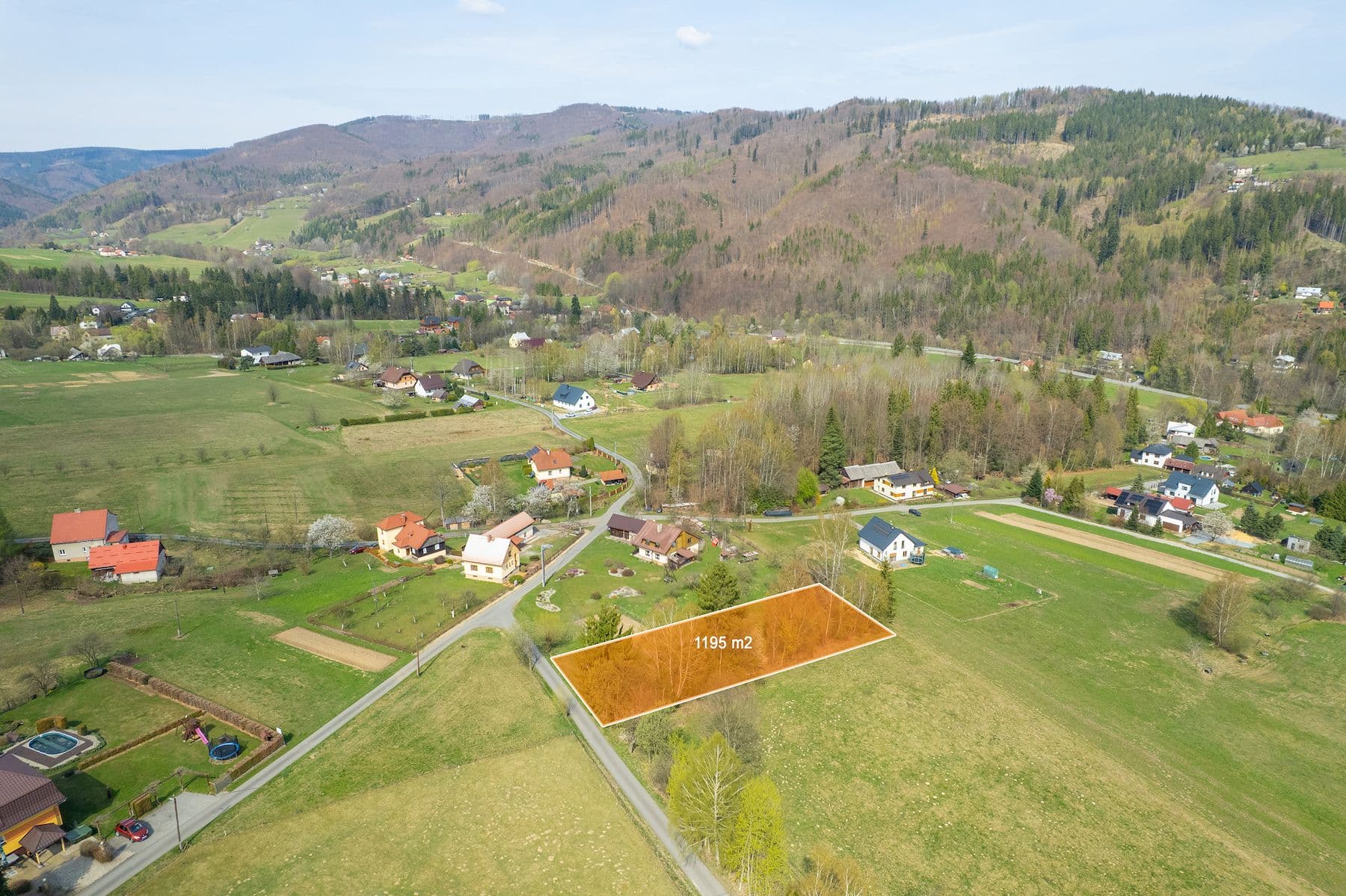 Prodej pozemku 1.195 m², Dolní Lomná, Moravskoslezský kraj Prodej pozemku 1.195 m², Dolní Lomná, Moravskoslezský kraj