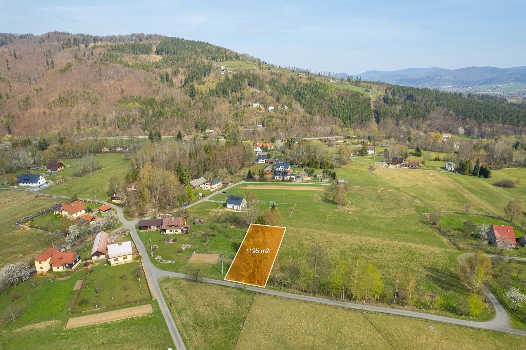 Prodej pozemku 1.195 m², Dolní Lomná, Moravskoslezský kraj Prodej pozemku 1.195 m², Dolní Lomná, Moravskoslezský kraj