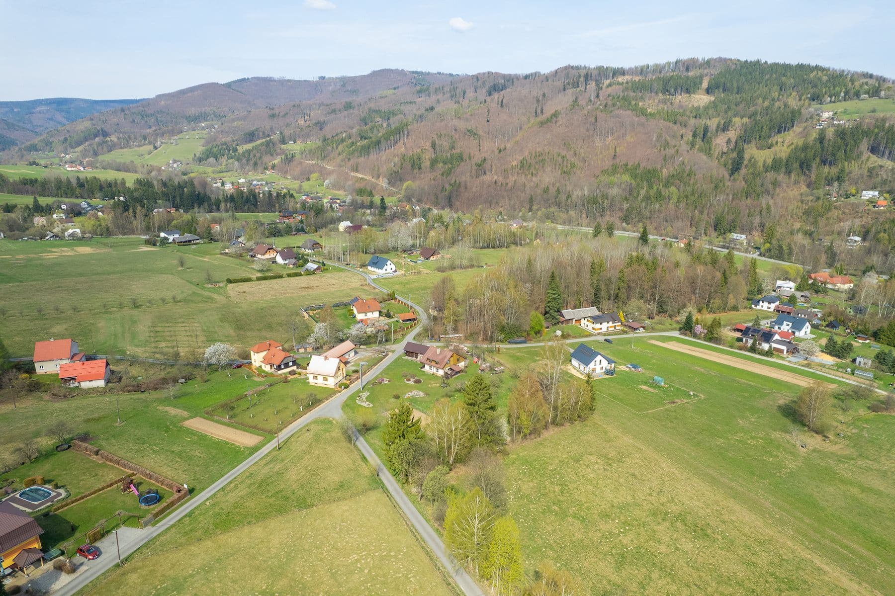 Prodej pozemku 1.195 m², Dolní Lomná, Moravskoslezský kraj Prodej pozemku 1.195 m², Dolní Lomná, Moravskoslezský kraj