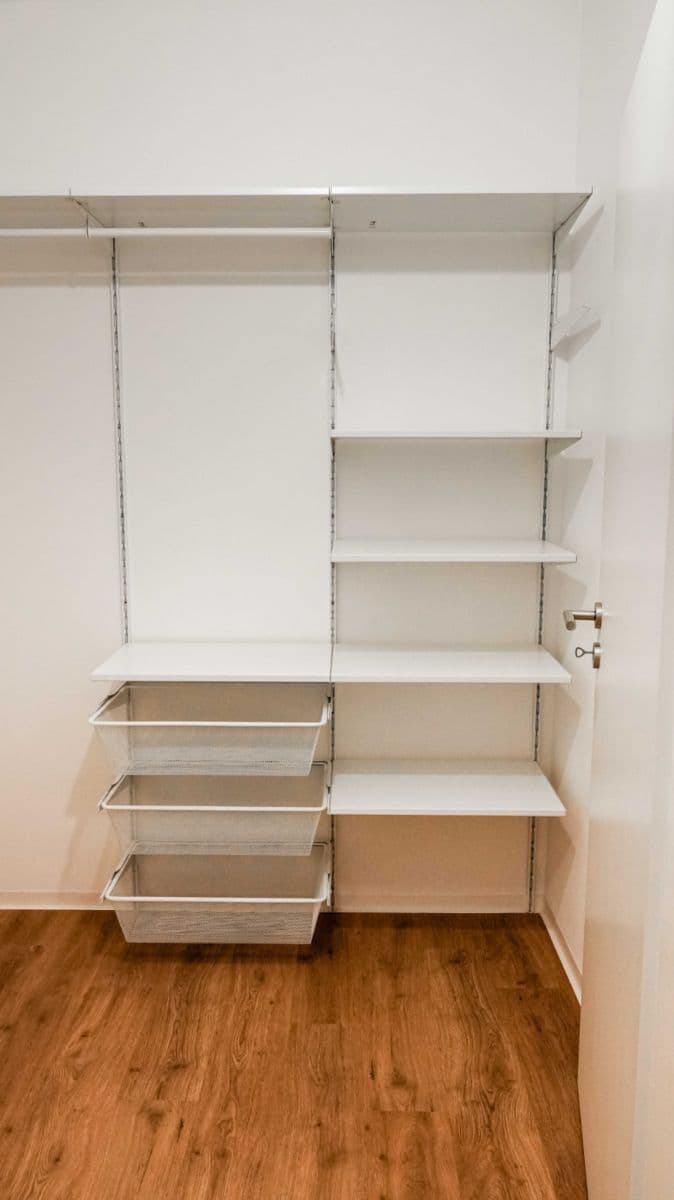 Pronájem bytu 1+kk 31 m², V Podluží, Praha, Praha Pronájem bytu 1+kk 31 m², V Podluží, Praha, Praha