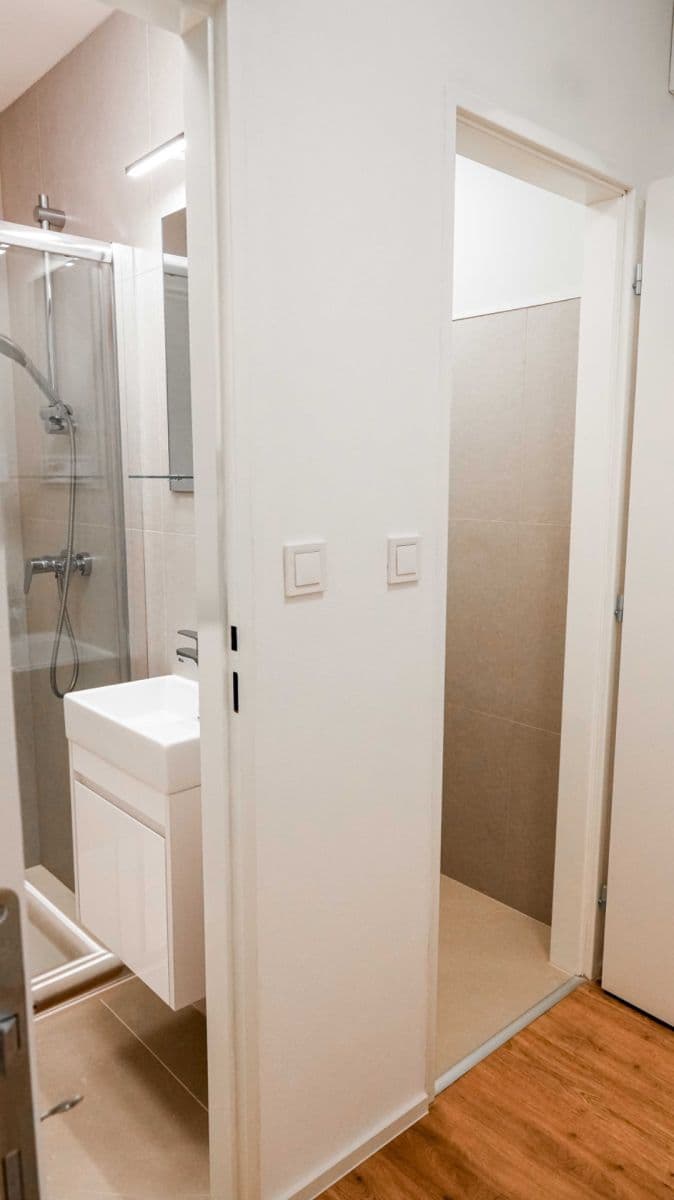 Pronájem bytu 1+kk 31 m², V Podluží, Praha, Praha Pronájem bytu 1+kk 31 m², V Podluží, Praha, Praha