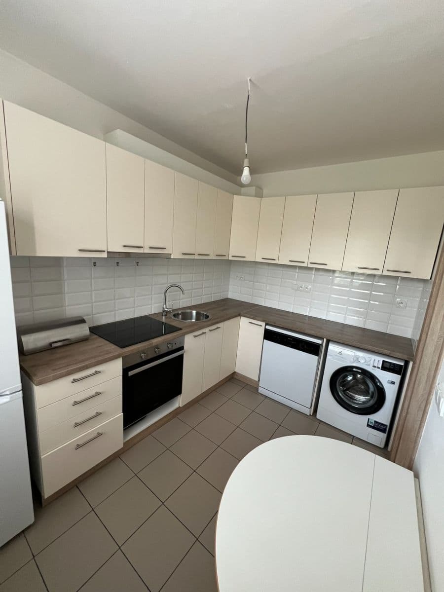 Pronájem bytu 2+1 43 m², Slavínského, Praha, Praha Pronájem bytu 2+1 43 m², Slavínského, Praha, Praha