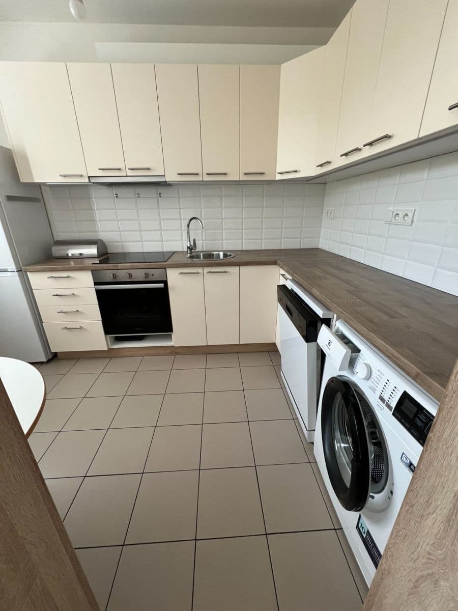 Pronájem bytu 2+1 43 m², Slavínského, Praha, Praha Pronájem bytu 2+1 43 m², Slavínského, Praha, Praha