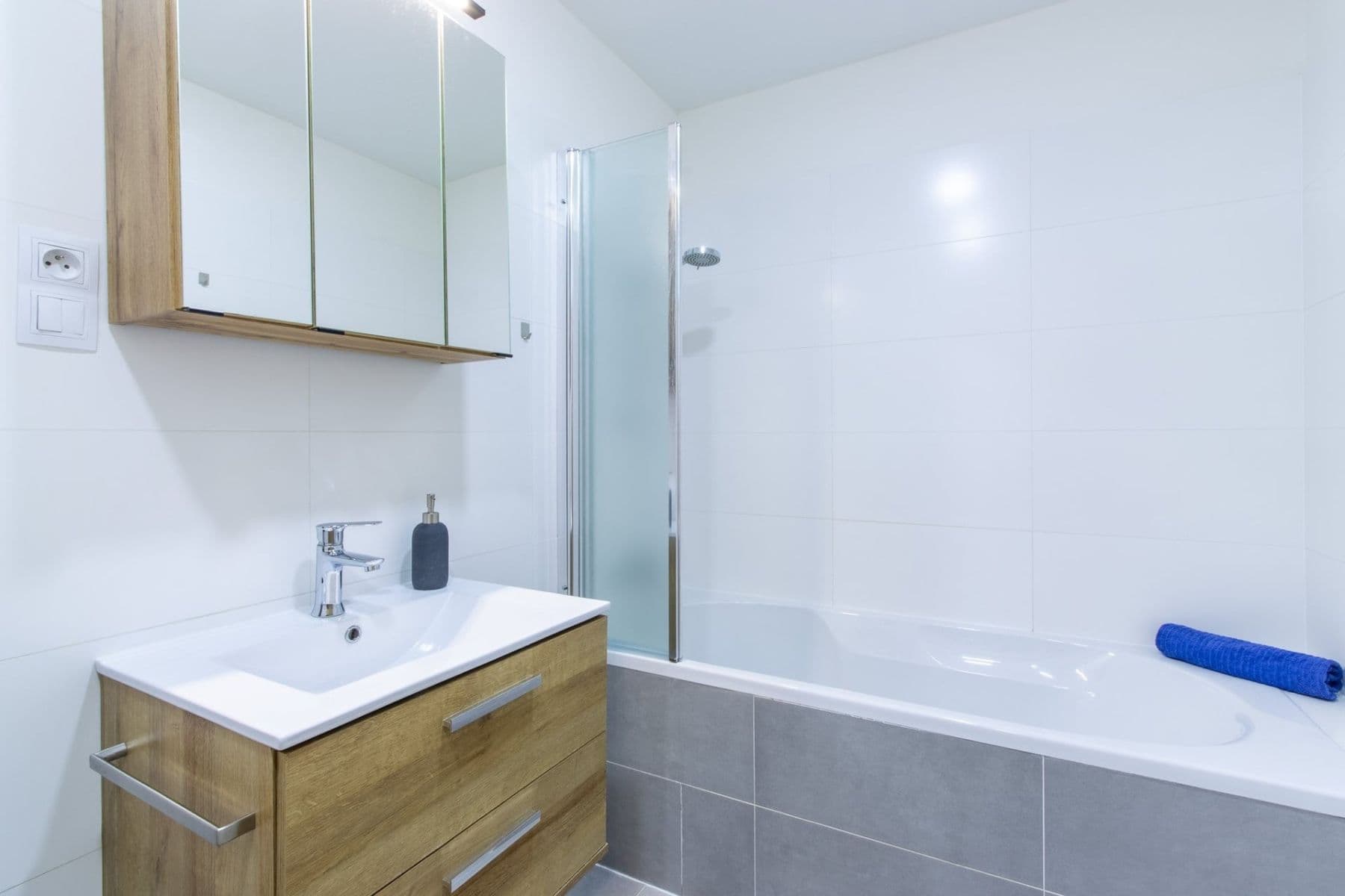 Pronájem bytu 3+kk 68 m², Jaselská, Mnichovo Hradiště, Středočeský kraj Pronájem bytu 3+kk 68 m², Jaselská, Mnichovo Hradiště, Středočeský kraj