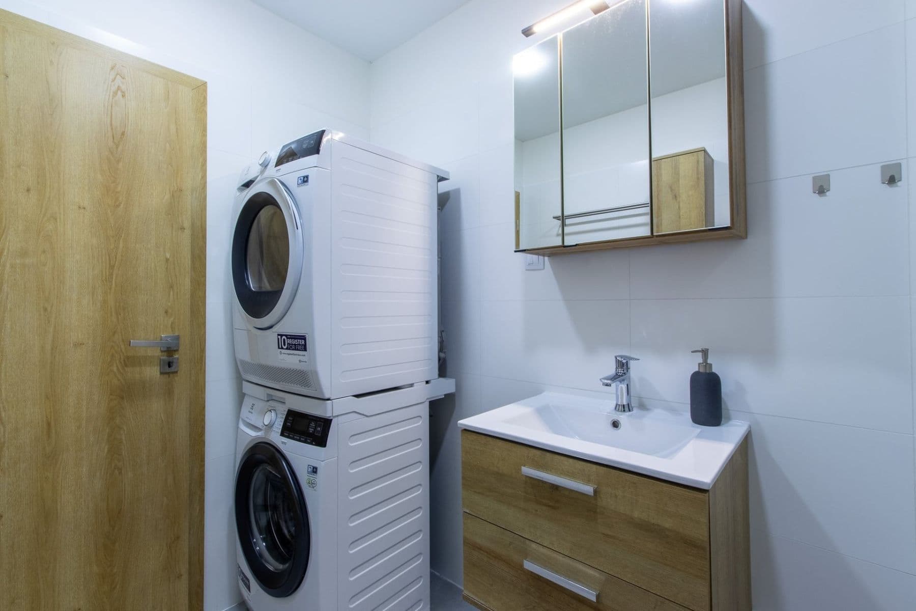 Pronájem bytu 3+kk 68 m², Jaselská, Mnichovo Hradiště, Středočeský kraj Pronájem bytu 3+kk 68 m², Jaselská, Mnichovo Hradiště, Středočeský kraj