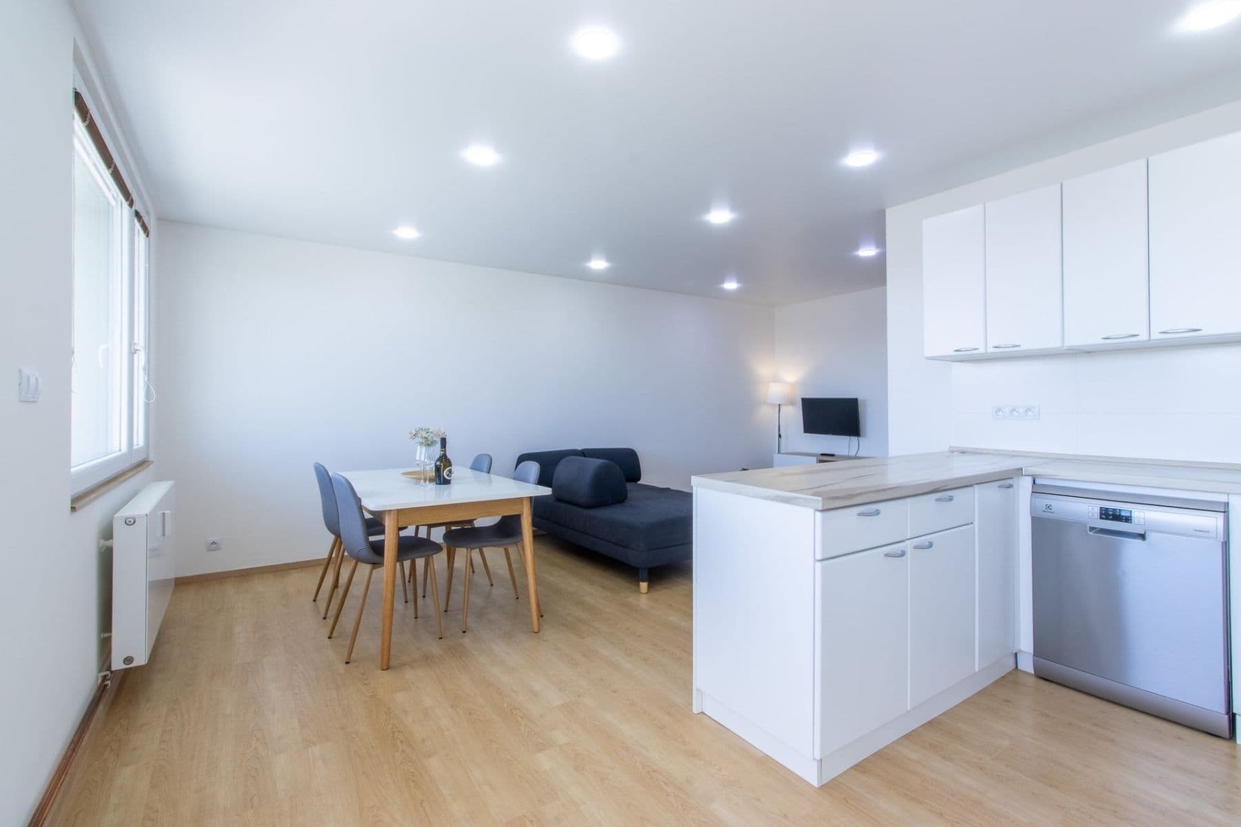 Pronájem bytu 3+kk 68 m², Jaselská, Mnichovo Hradiště, Středočeský kraj Pronájem bytu 3+kk 68 m², Jaselská, Mnichovo Hradiště, Středočeský kraj