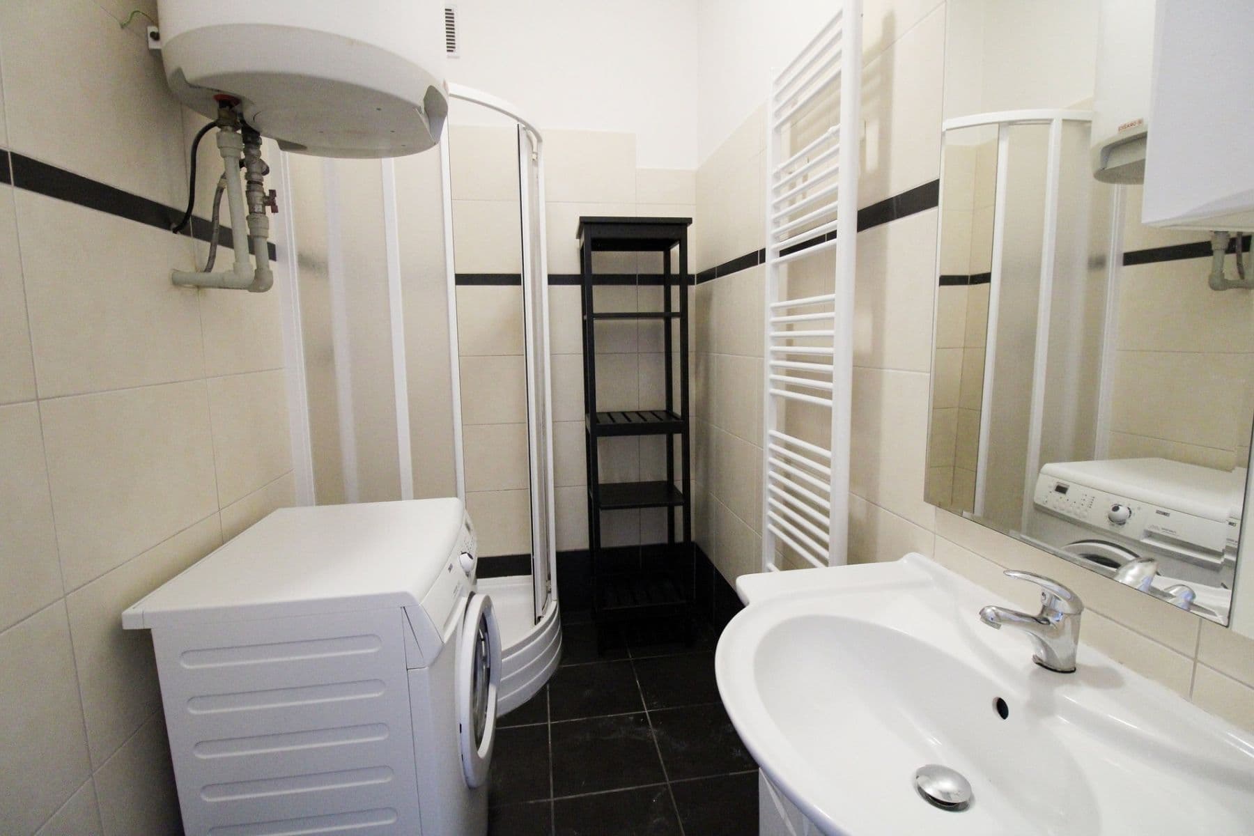 Pronájem bytu 2+kk 45 m², Donská, Praha, Praha Pronájem bytu 2+kk 45 m², Donská, Praha, Praha