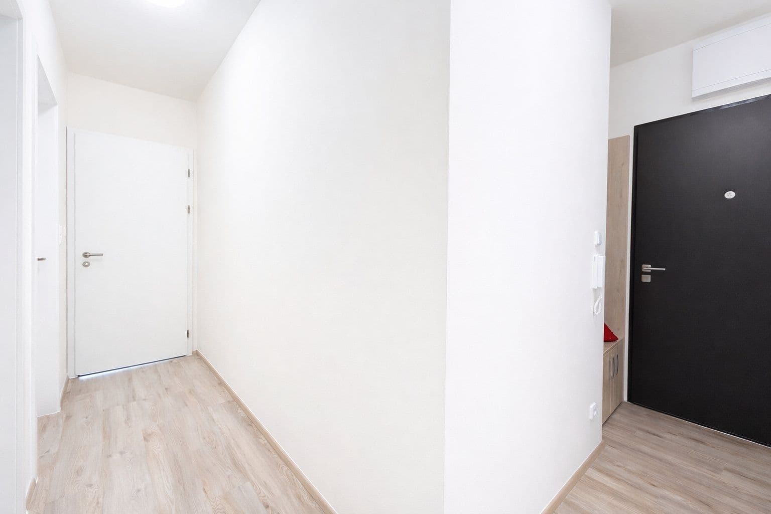 Pronájem bytu 2+kk 45 m², Nádražní, Kralupy nad Vltavou, Středočeský kraj Pronájem bytu 2+kk 45 m², Nádražní, Kralupy nad Vltavou, Středočeský kraj