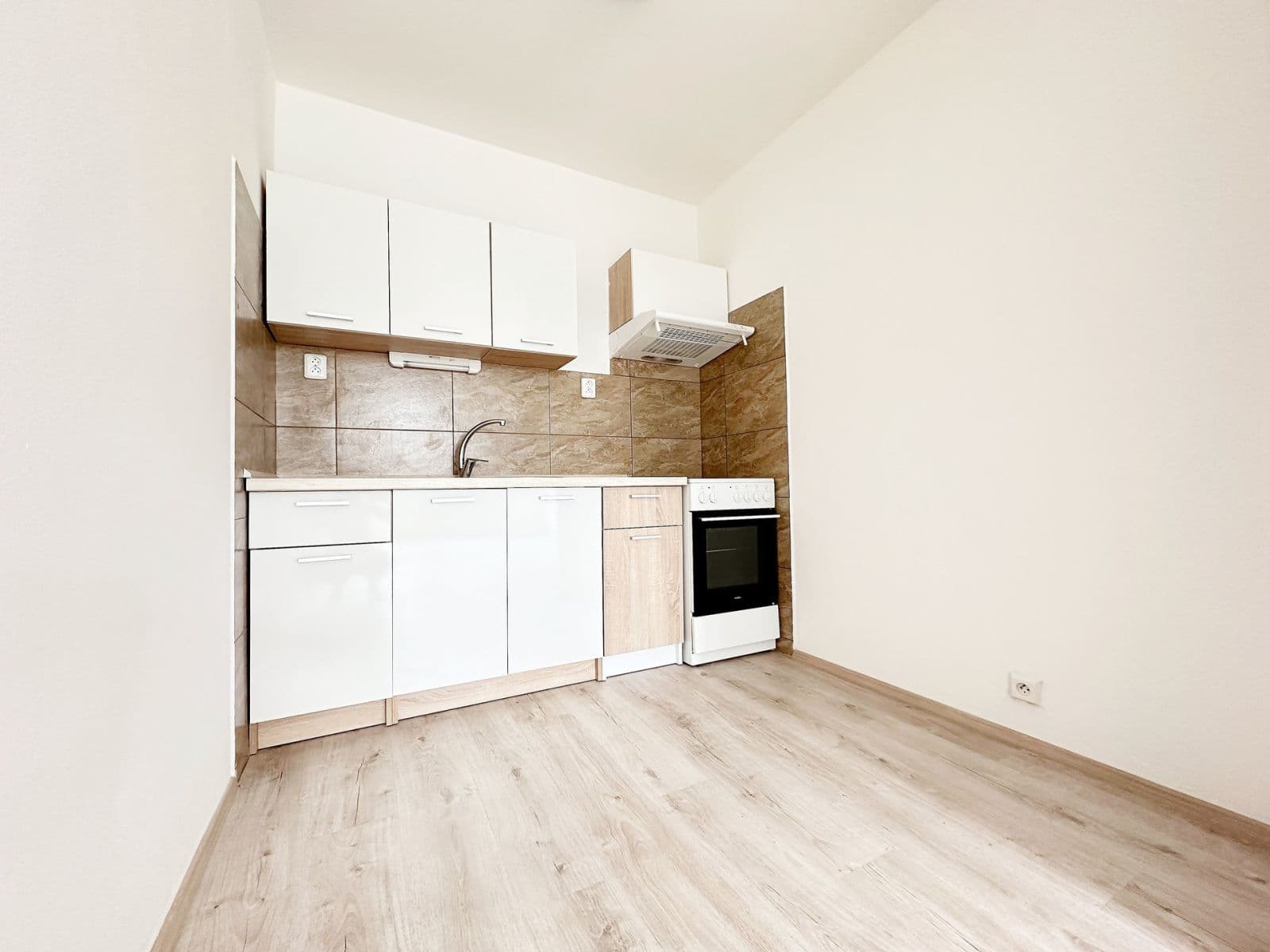 Pronájem bytu 2+kk 47 m², Slavatova, Praha, Praha Pronájem bytu 2+kk 47 m², Slavatova, Praha, Praha