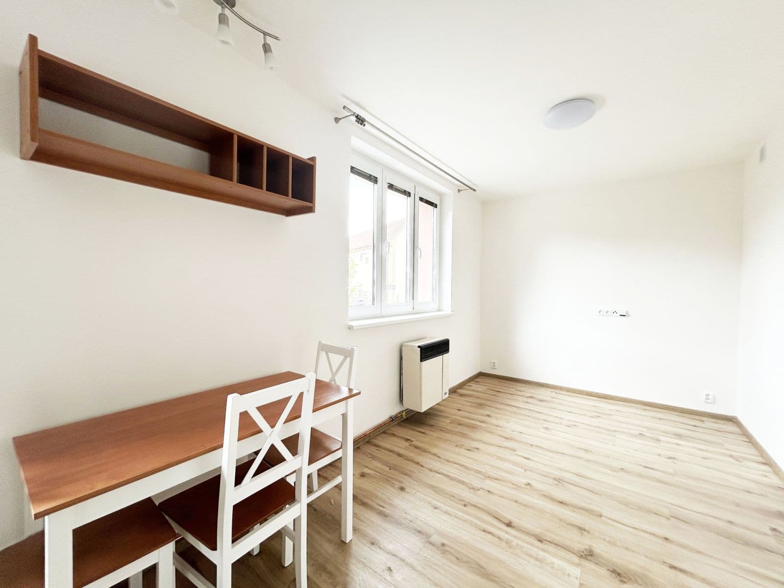 Pronájem bytu 1+kk 45 m², Roztocká, Velké Přílepy, Středočeský kraj Pronájem bytu 1+kk 45 m², Roztocká, Velké Přílepy, Středočeský kraj