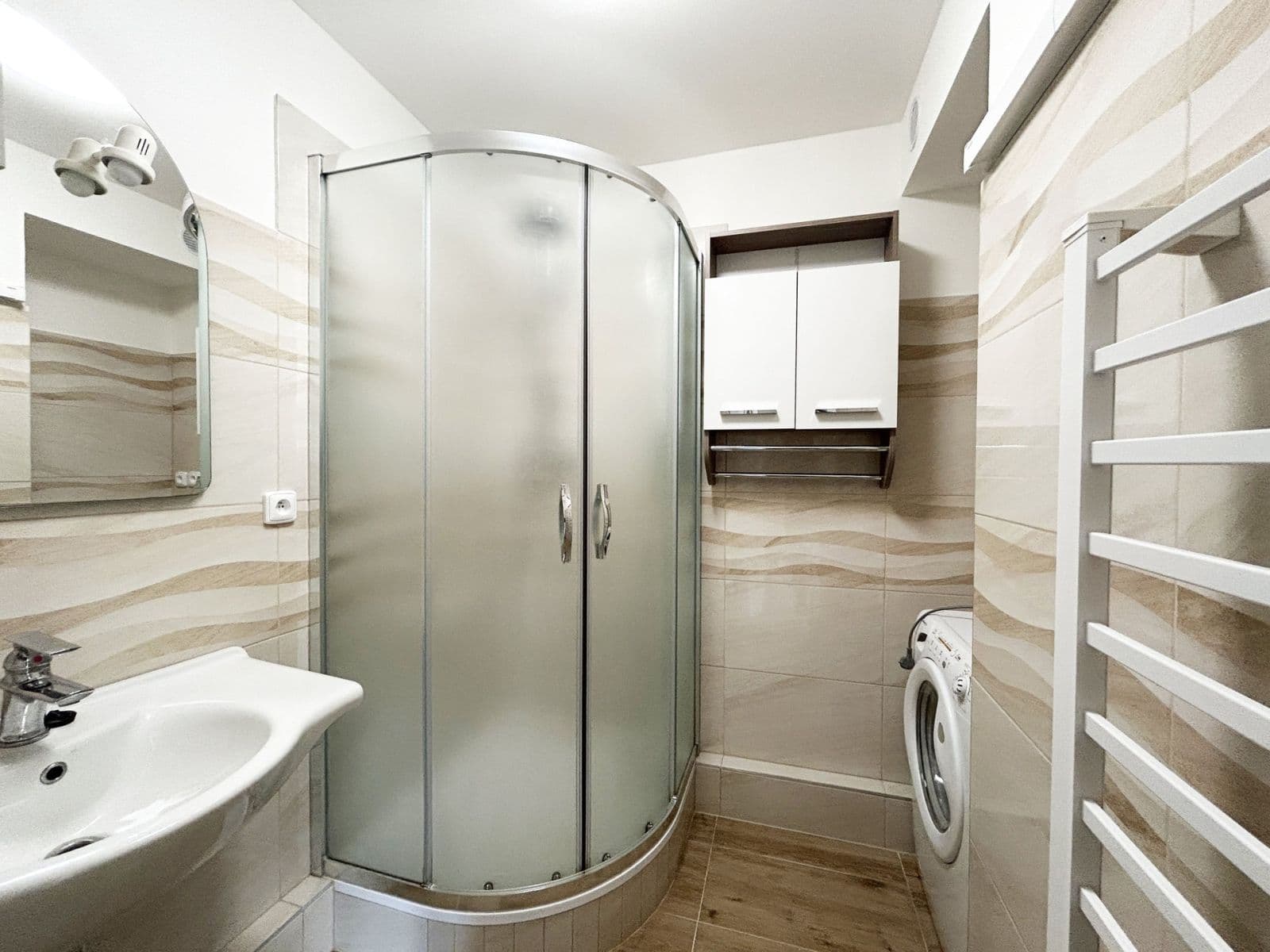 Pronájem bytu 1+kk 45 m², Roztocká, Velké Přílepy, Středočeský kraj Pronájem bytu 1+kk 45 m², Roztocká, Velké Přílepy, Středočeský kraj