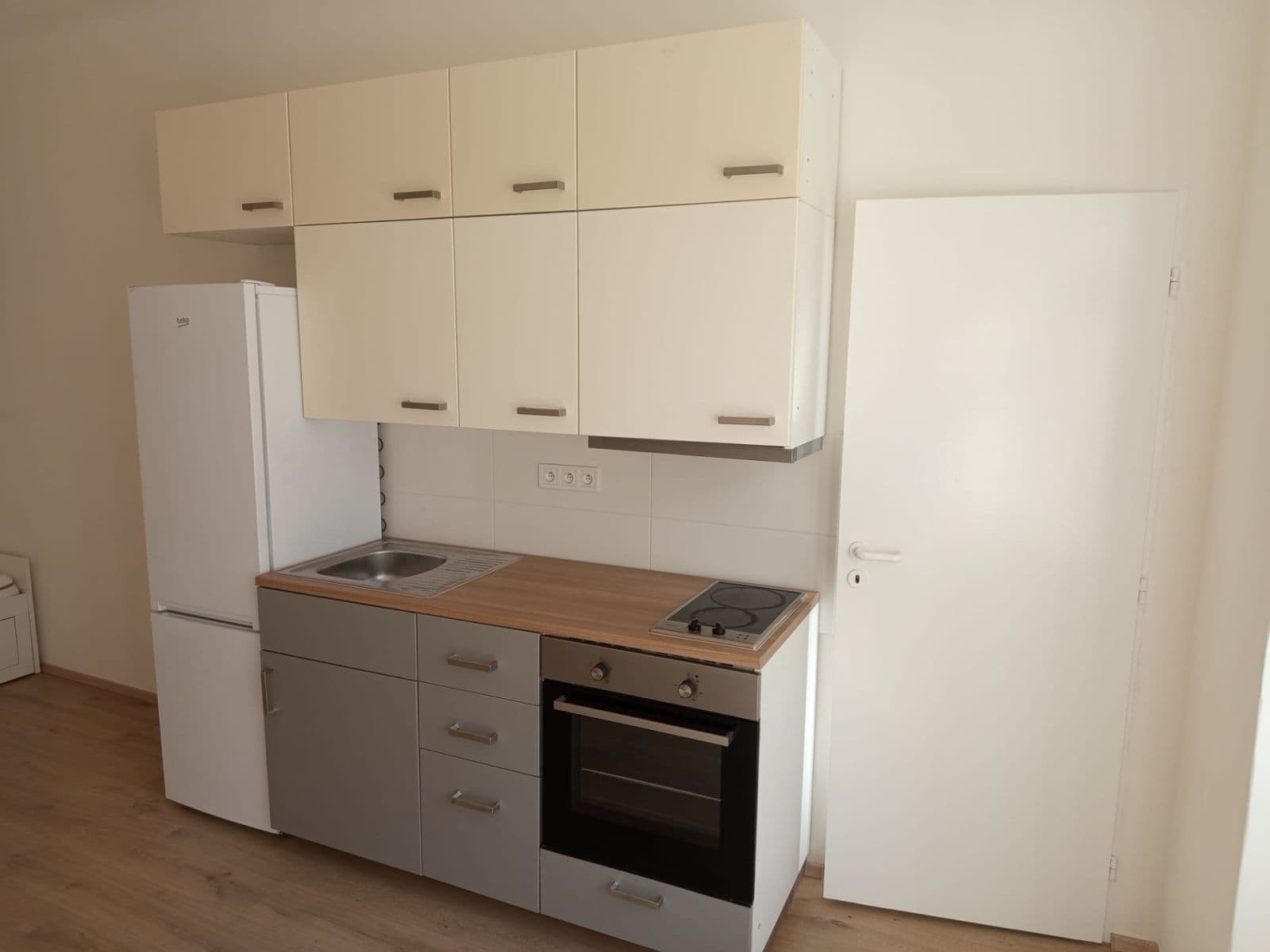 Pronájem bytu 1+kk 24 m², Jičínská, Praha, Praha Pronájem bytu 1+kk 24 m², Jičínská, Praha, Praha