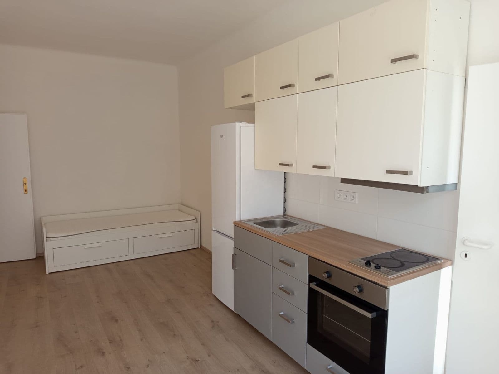 Pronájem bytu 1+kk 24 m², Jičínská, Praha, Praha Pronájem bytu 1+kk 24 m², Jičínská, Praha, Praha