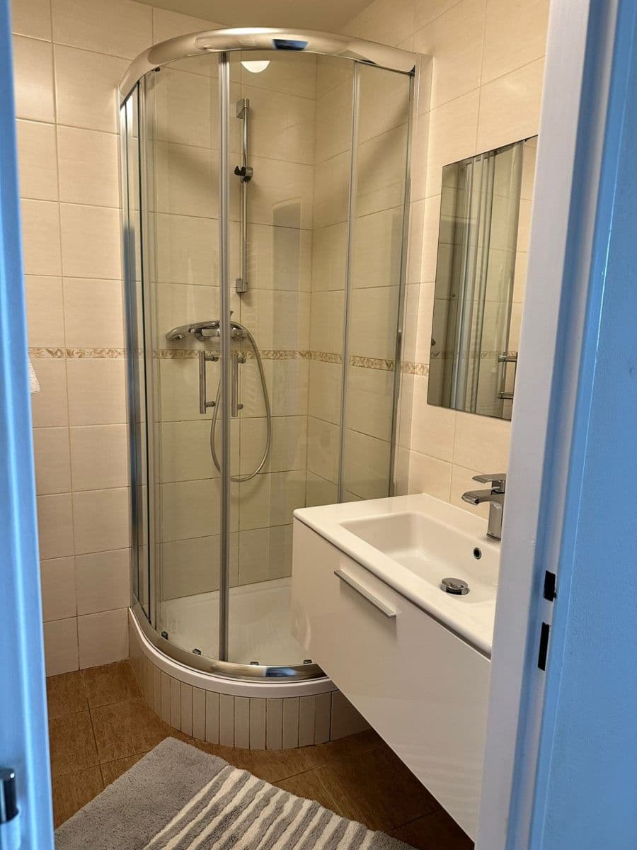 Prodej bytu 2+kk 43 m², K Rovinám, Praha, Praha Prodej bytu 2+kk 43 m², K Rovinám, Praha, Praha