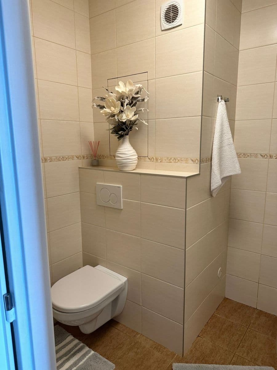 Prodej bytu 2+kk 43 m², K Rovinám, Praha, Praha Prodej bytu 2+kk 43 m², K Rovinám, Praha, Praha