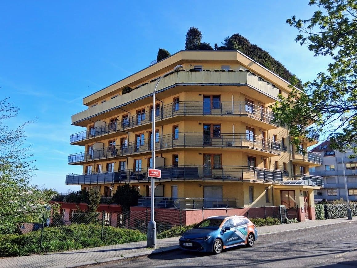 Prodej bytu 2+kk 64 m², Šlikova, Praha, Praha Prodej bytu 2+kk 64 m², Šlikova, Praha, Praha