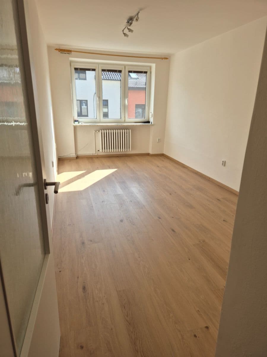 Pronájem bytu 3+1 71 m², Viniční, Brno, Jihomoravský kraj Pronájem bytu 3+1 71 m², Viniční, Brno, Jihomoravský kraj