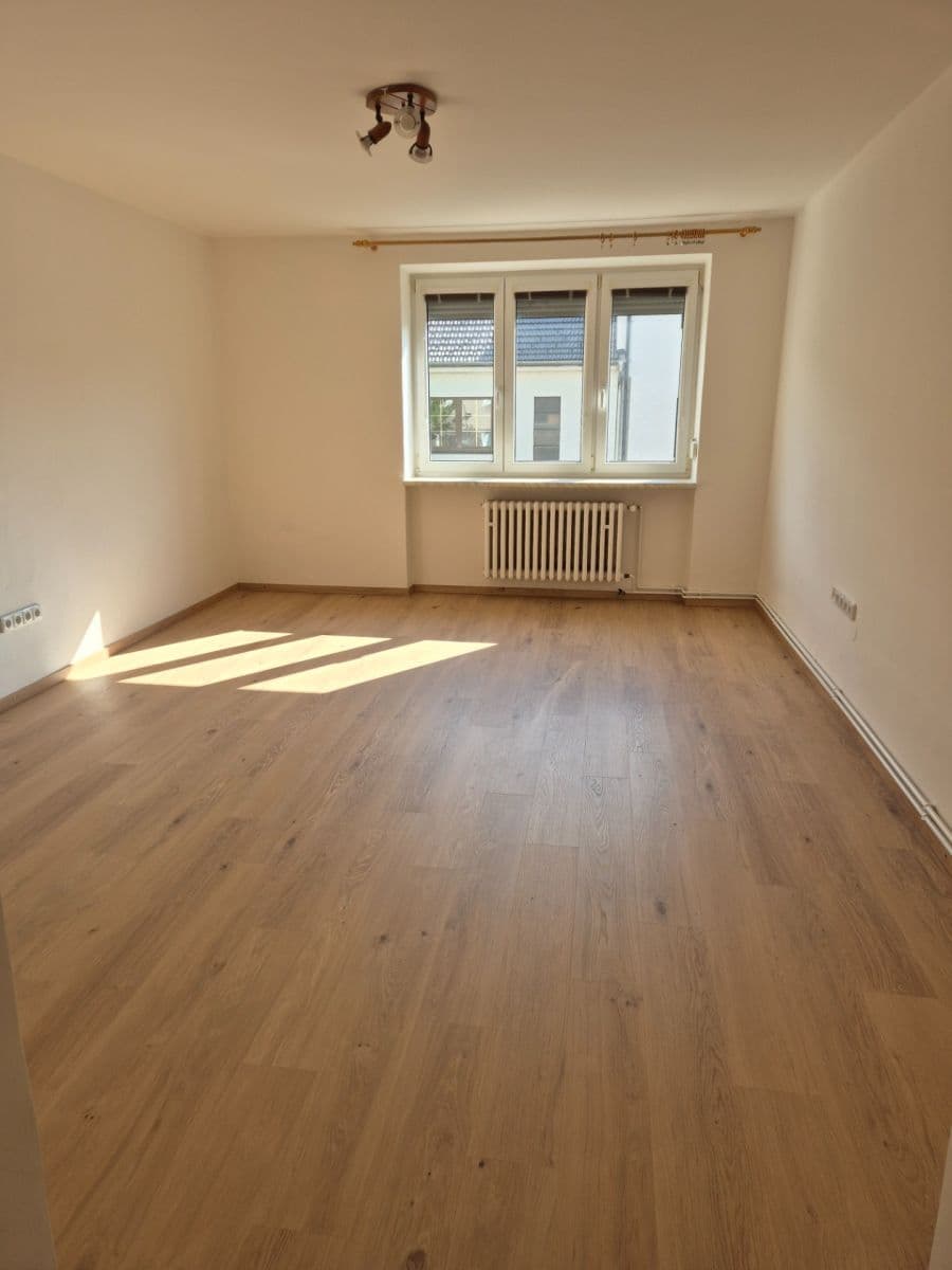 Pronájem bytu 3+1 71 m², Viniční, Brno, Jihomoravský kraj Pronájem bytu 3+1 71 m², Viniční, Brno, Jihomoravský kraj
