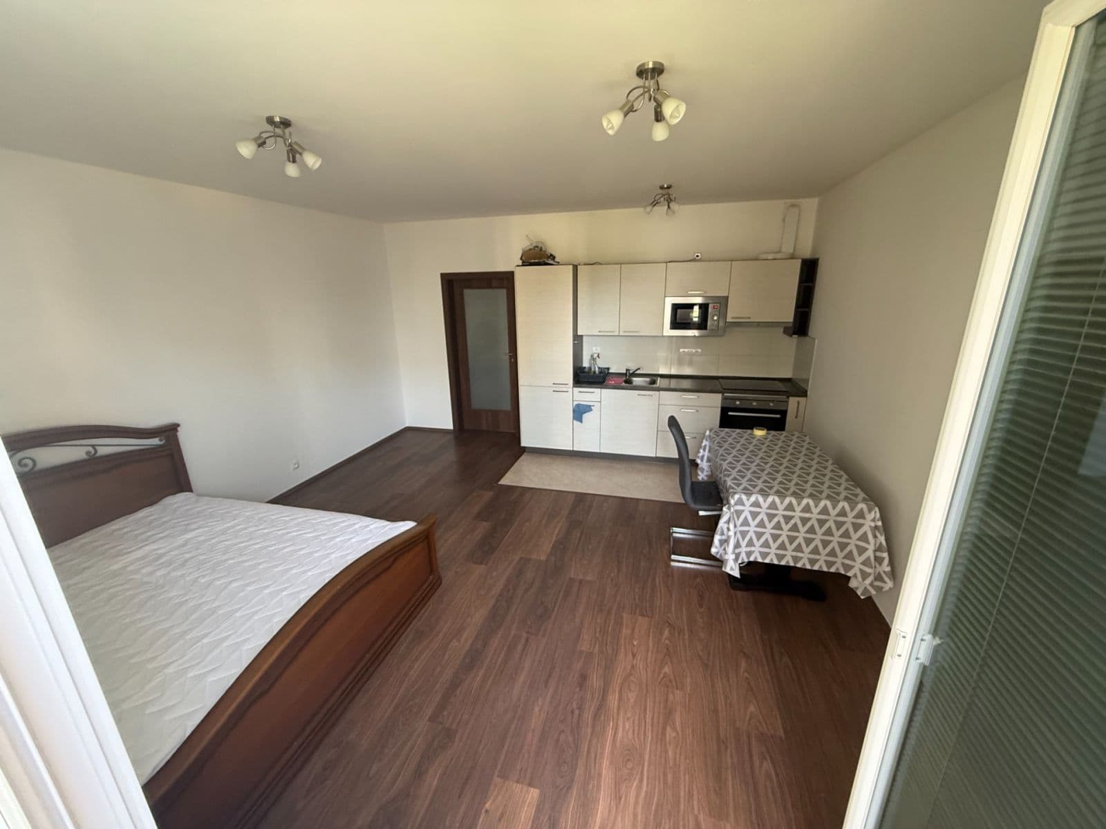 Pronájem bytu 1+kk 37 m², Modenská, Praha, Praha Pronájem bytu 1+kk 37 m², Modenská, Praha, Praha