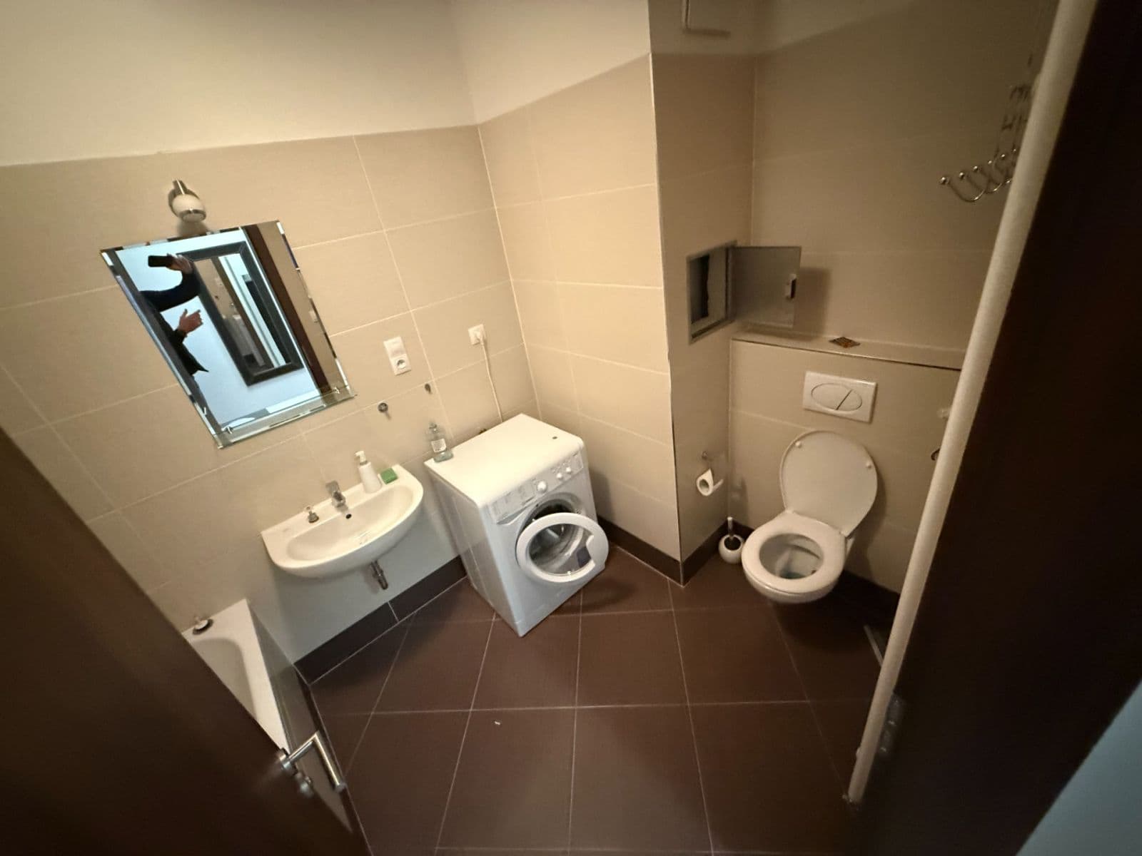 Pronájem bytu 1+kk 37 m², Modenská, Praha, Praha Pronájem bytu 1+kk 37 m², Modenská, Praha, Praha