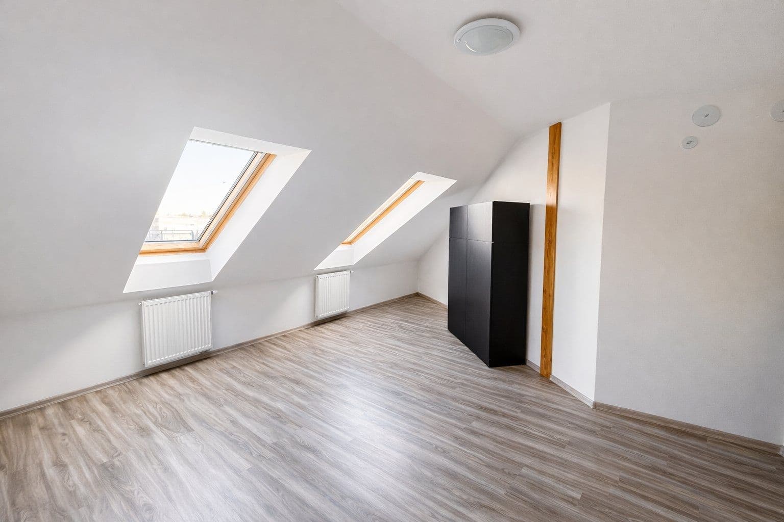 Prodej bytu 3+kk 89 m², Třídvorská, Kolín, Středočeský kraj Prodej bytu 3+kk 89 m², Třídvorská, Kolín, Středočeský kraj