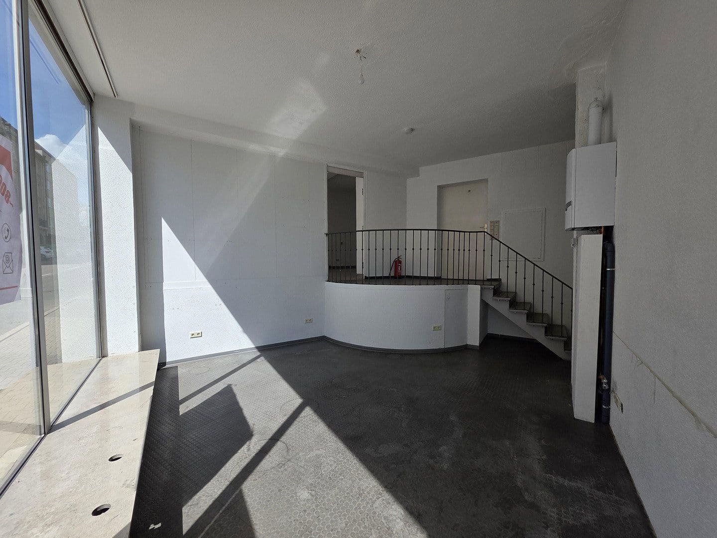 Pronájem kanceláře 323 m², Durlacherstraße 70-72, Pforzheim, Bádensko-Württembersko Pronájem kanceláře 323 m², Durlacherstraße 70-72, Pforzheim, Bádensko-Württembersko