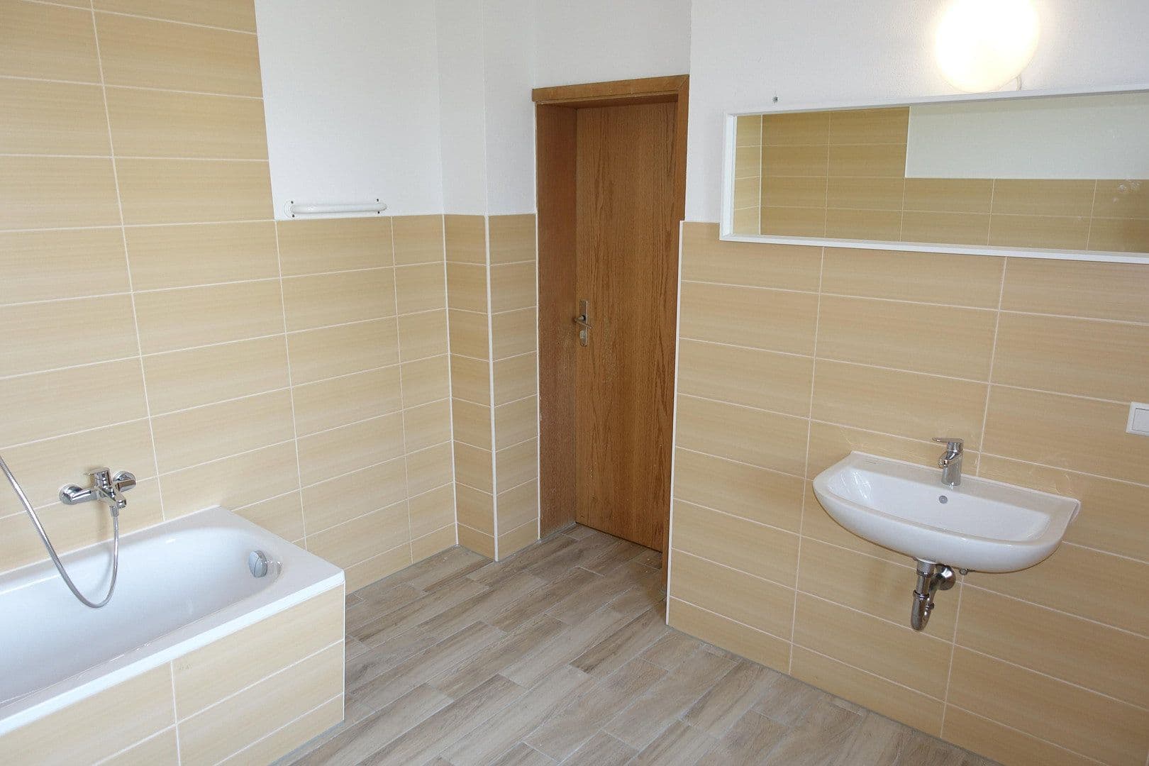 Pronájem bytu 6+1 125 m², Äußere Oybiner Straße 5, Žitava, Sasko Pronájem bytu 6+1 125 m², Äußere Oybiner Straße 5, Žitava, Sasko