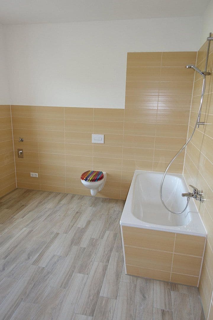 Pronájem bytu 6+1 125 m², Äußere Oybiner Straße 5, Žitava, Sasko Pronájem bytu 6+1 125 m², Äußere Oybiner Straße 5, Žitava, Sasko