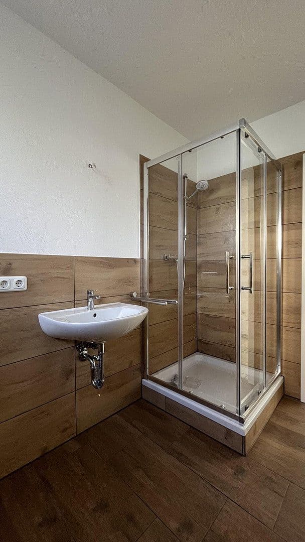 Prodej domu 245 m², pozemek 550 m², Auweg 1, Eggenfelden, Bavorsko Prodej domu 245 m², pozemek 550 m², Auweg 1, Eggenfelden, Bavorsko