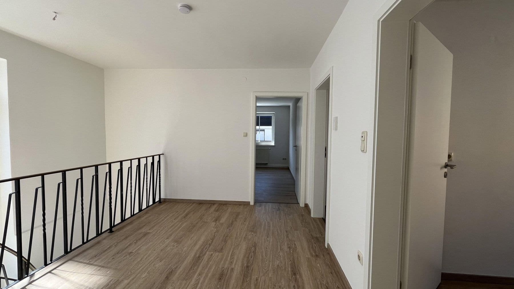 Prodej domu 245 m², pozemek 550 m², Auweg 1, Eggenfelden, Bavorsko Prodej domu 245 m², pozemek 550 m², Auweg 1, Eggenfelden, Bavorsko