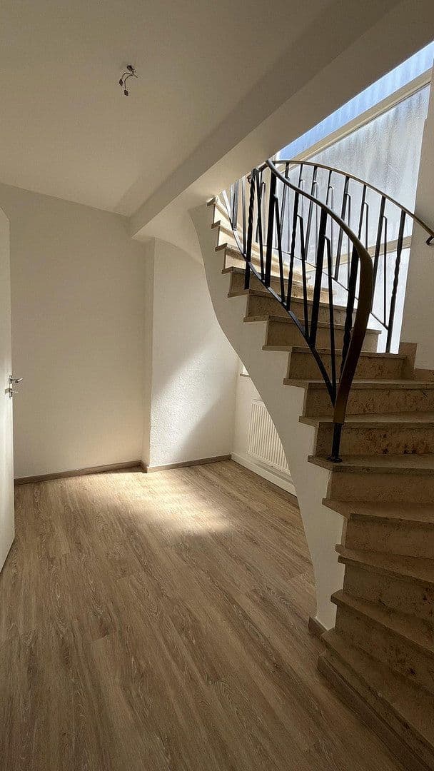 Prodej domu 245 m², pozemek 550 m², Auweg 1, Eggenfelden, Bavorsko Prodej domu 245 m², pozemek 550 m², Auweg 1, Eggenfelden, Bavorsko