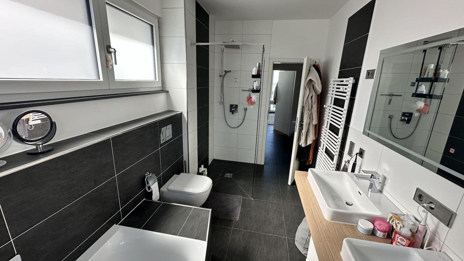 Prodej domu 180 m², pozemek 462 m², Nußloch, Bádensko-Württembersko Prodej domu 180 m², pozemek 462 m², Nußloch, Bádensko-Württembersko