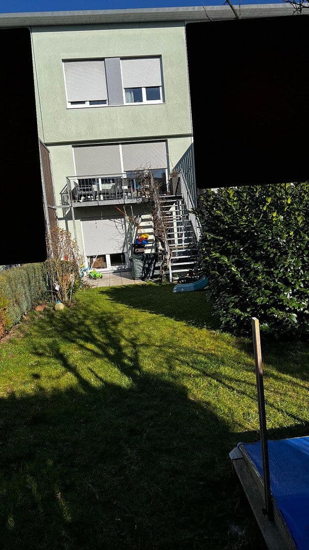 Prodej domu 127 m², pozemek 195 m², Stuttgart, Bádensko-Württembersko Prodej domu 127 m², pozemek 195 m², Stuttgart, Bádensko-Württembersko