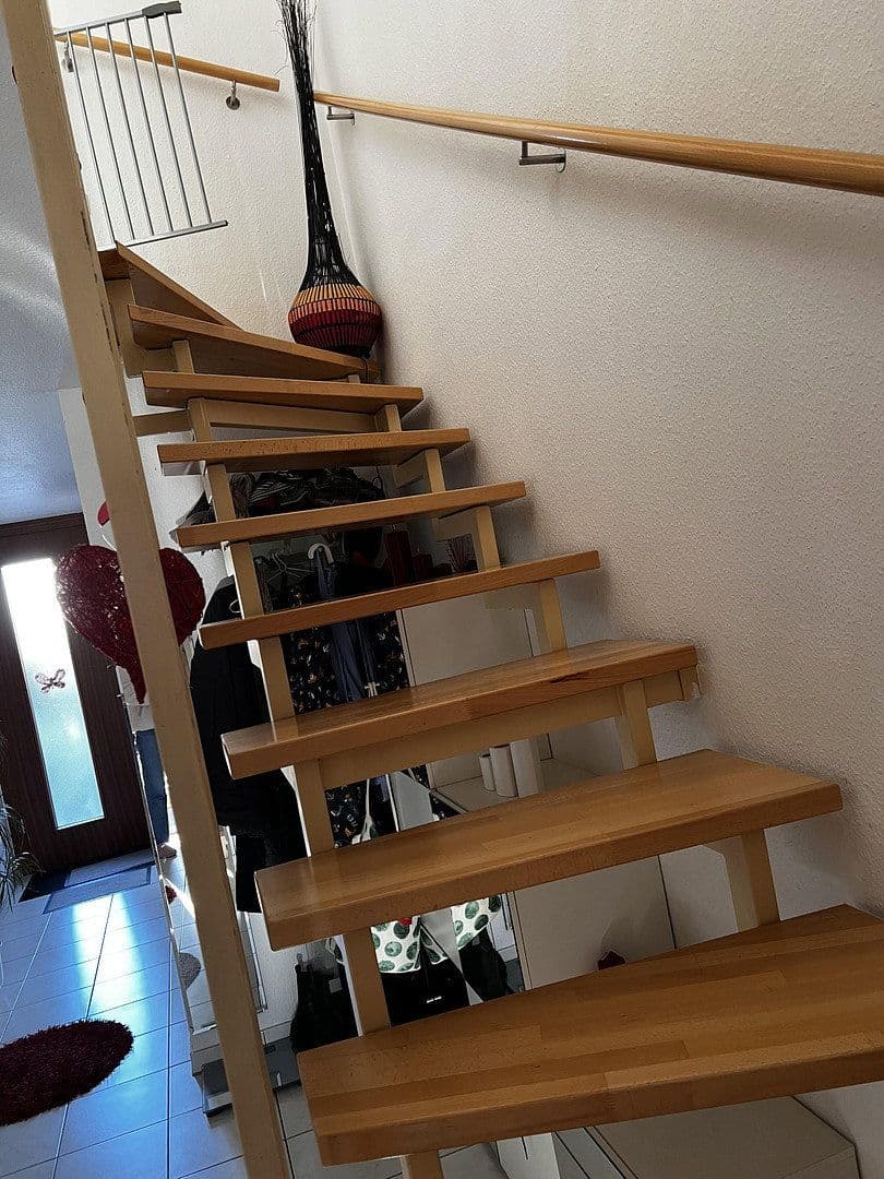 Prodej domu 127 m², pozemek 195 m², Stuttgart, Bádensko-Württembersko Prodej domu 127 m², pozemek 195 m², Stuttgart, Bádensko-Württembersko