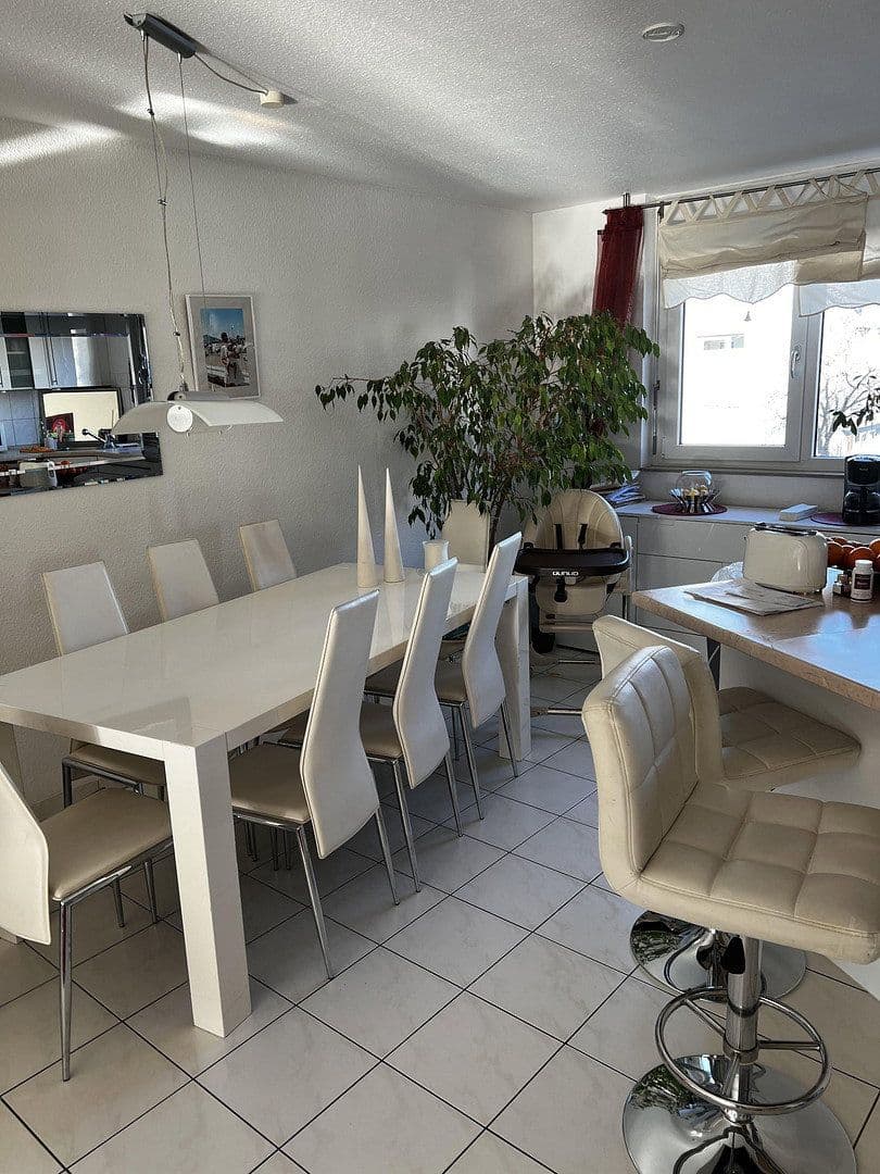 Prodej domu 127 m², pozemek 195 m², Stuttgart, Bádensko-Württembersko Prodej domu 127 m², pozemek 195 m², Stuttgart, Bádensko-Württembersko