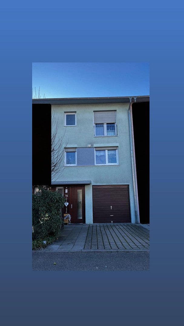 Prodej domu 127 m², pozemek 195 m², Stuttgart, Bádensko-Württembersko Prodej domu 127 m², pozemek 195 m², Stuttgart, Bádensko-Württembersko