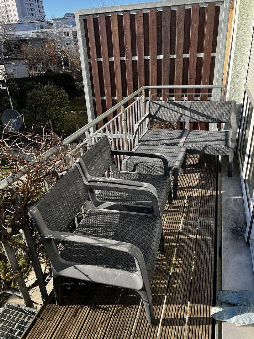 Prodej domu 127 m², pozemek 195 m², Stuttgart, Bádensko-Württembersko Prodej domu 127 m², pozemek 195 m², Stuttgart, Bádensko-Württembersko