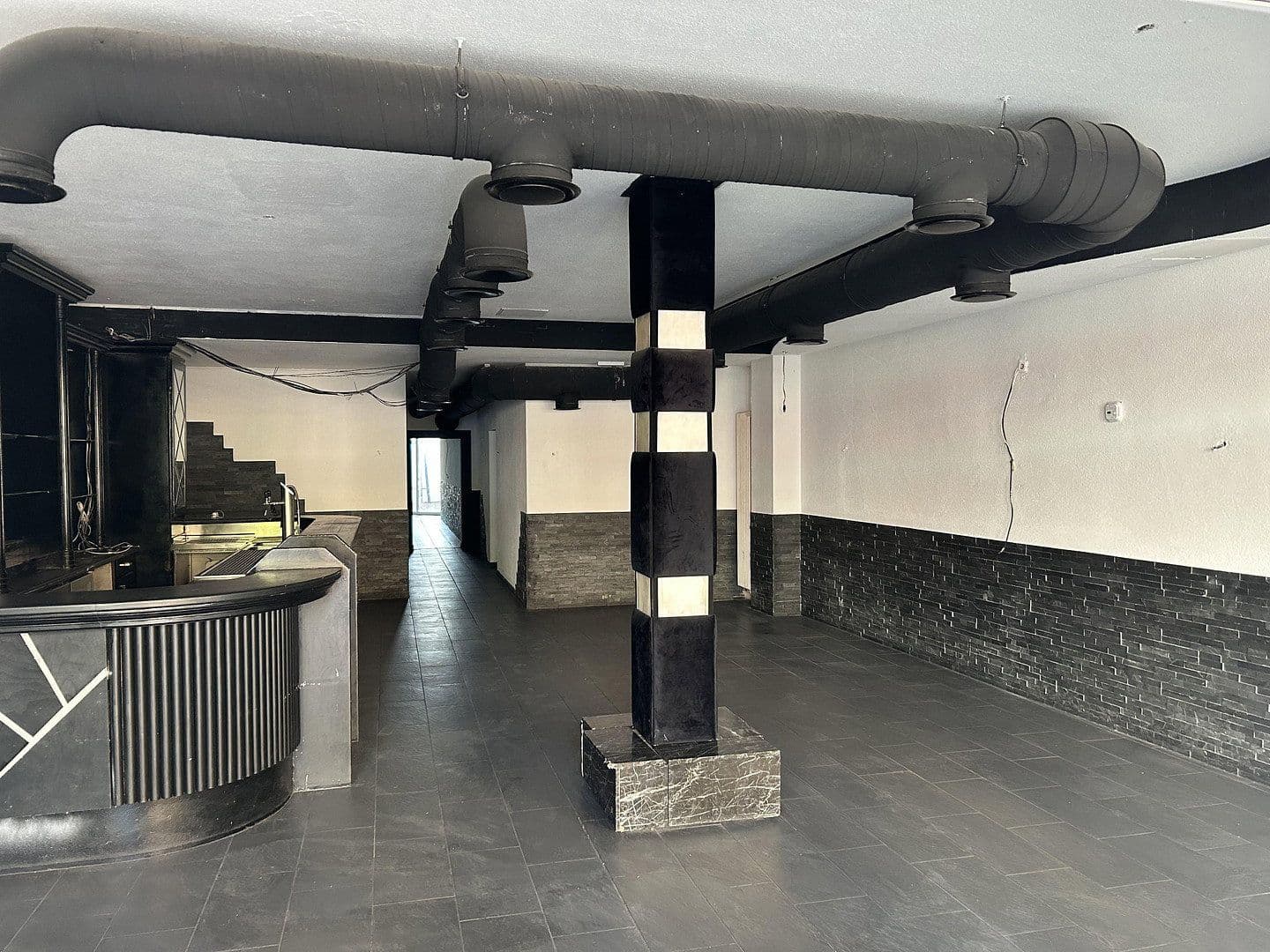 Pronájem nebytového prostoru 360 m², Völklingen, Země Sársko Pronájem nebytového prostoru 360 m², Völklingen, Země Sársko