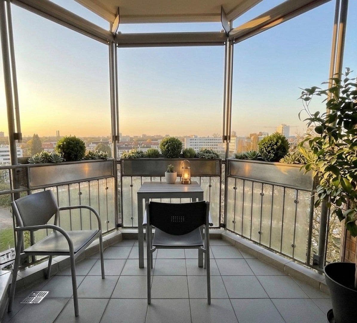 Prodej bytu 2+1 50 m², Eduard-Schloemann-Str. 35, Düsseldorf, Severní Porýní-Vestfálsko Prodej bytu 2+1 50 m², Eduard-Schloemann-Str. 35, Düsseldorf, Severní Porýní-Vestfálsko