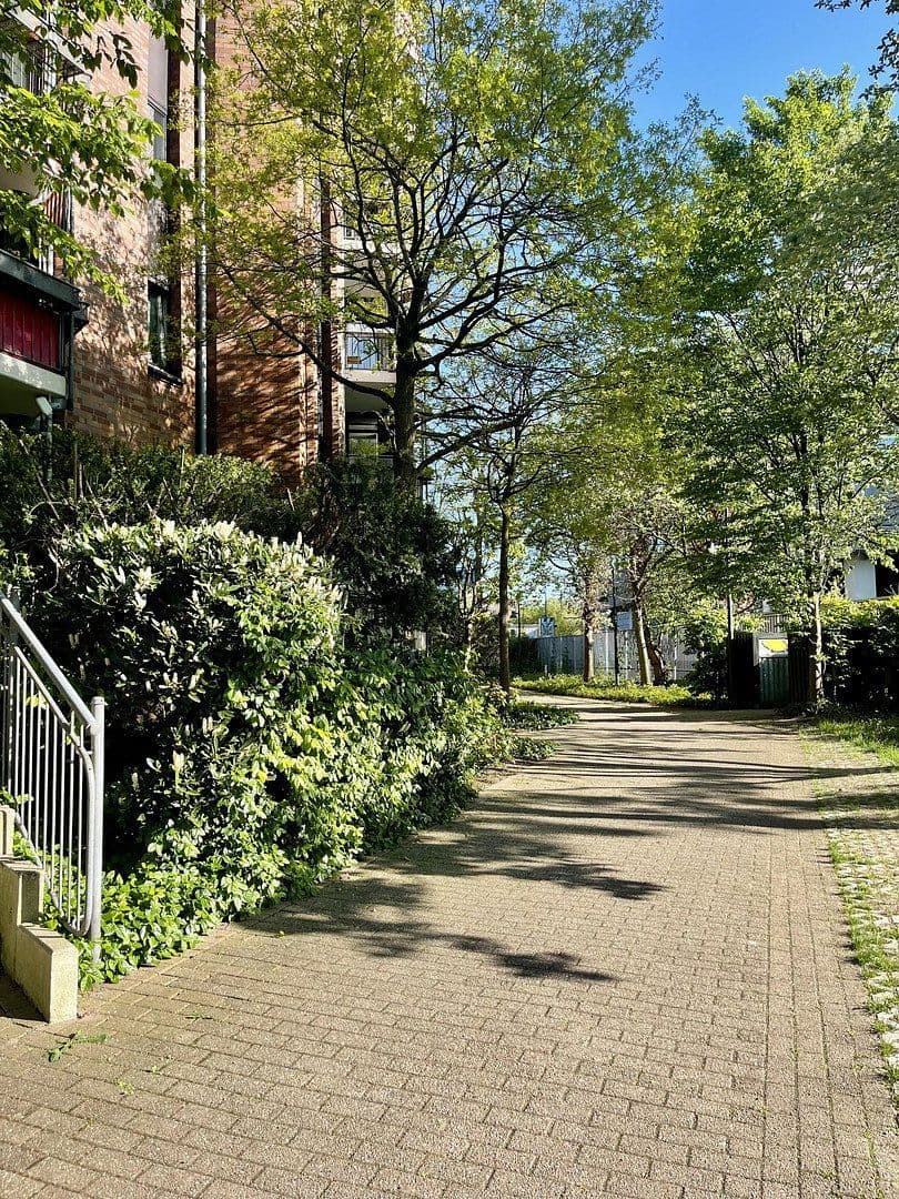 Prodej bytu 2+1 50 m², Eduard-Schloemann-Str. 35, Düsseldorf, Severní Porýní-Vestfálsko Prodej bytu 2+1 50 m², Eduard-Schloemann-Str. 35, Düsseldorf, Severní Porýní-Vestfálsko