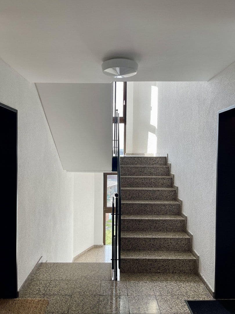 Prodej bytu 2+1 50 m², Eduard-Schloemann-Str. 35, Düsseldorf, Severní Porýní-Vestfálsko Prodej bytu 2+1 50 m², Eduard-Schloemann-Str. 35, Düsseldorf, Severní Porýní-Vestfálsko