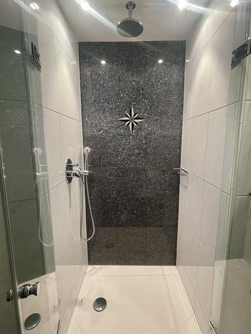 Prodej bytu 2+1 50 m², Eduard-Schloemann-Str. 35, Düsseldorf, Severní Porýní-Vestfálsko Prodej bytu 2+1 50 m², Eduard-Schloemann-Str. 35, Düsseldorf, Severní Porýní-Vestfálsko