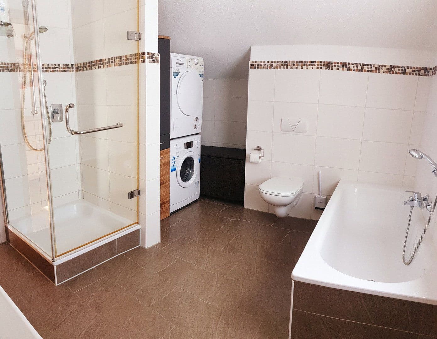 Prodej domu 148 m², pozemek 500 m², Wilhermsdorf, Bavorsko Prodej domu 148 m², pozemek 500 m², Wilhermsdorf, Bavorsko