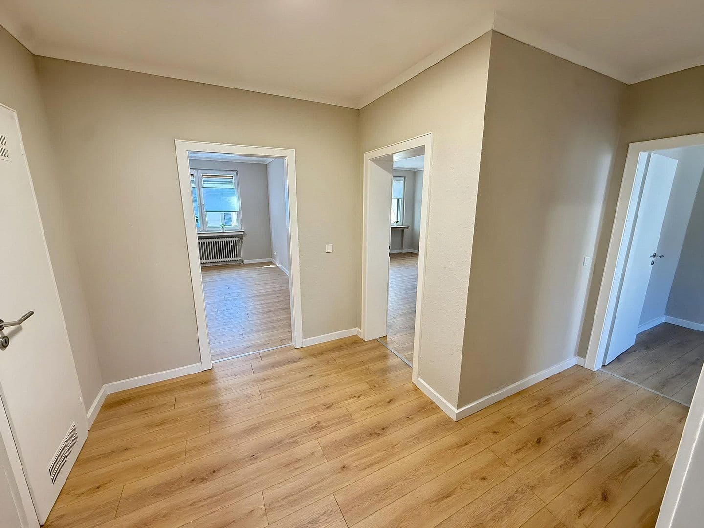 Pronájem bytu 3+1 77 m², Steinenfeld 39, Wuppertal, Severní Porýní-Vestfálsko Pronájem bytu 3+1 77 m², Steinenfeld 39, Wuppertal, Severní Porýní-Vestfálsko