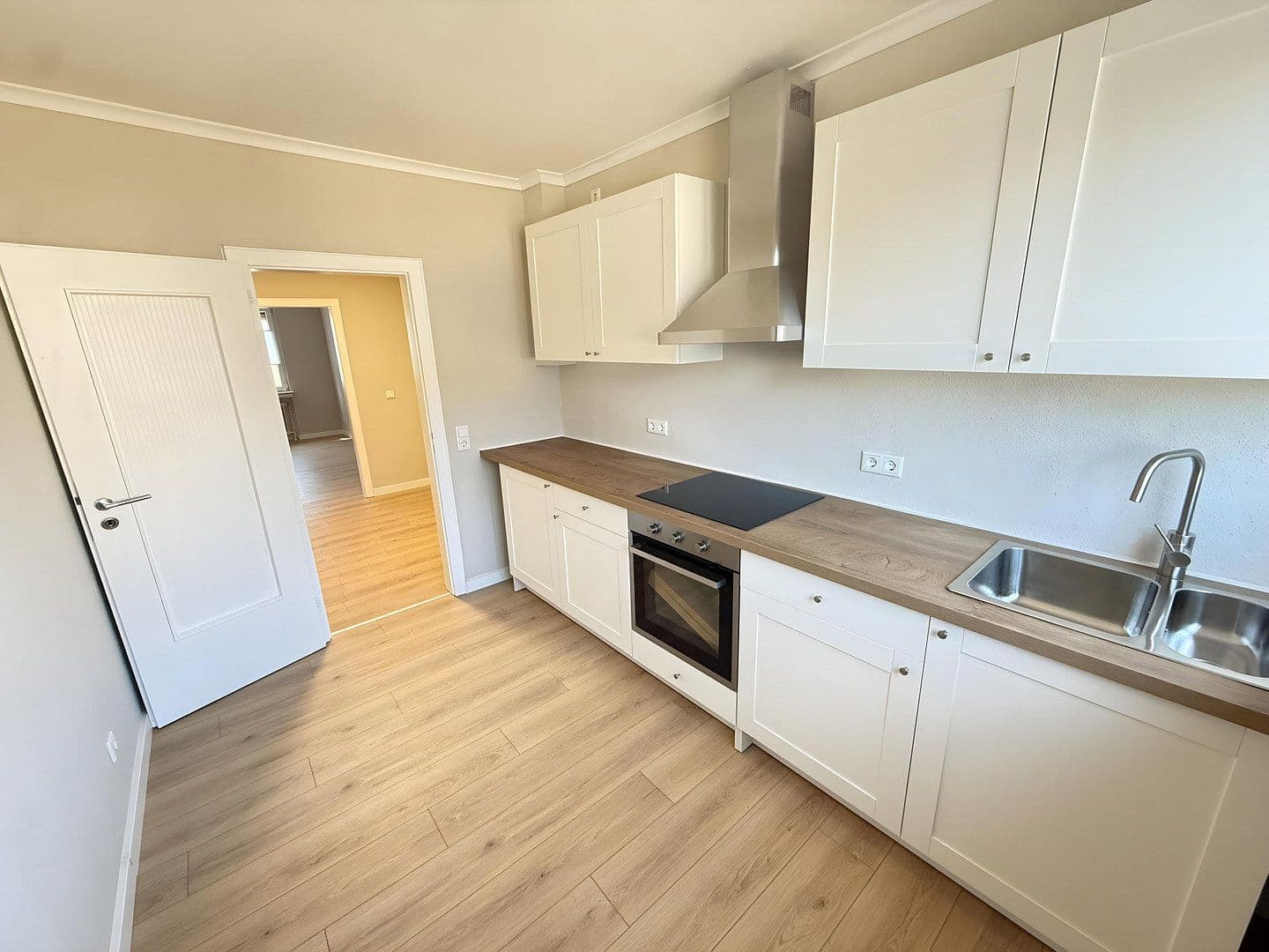 Pronájem bytu 3+1 77 m², Steinenfeld 39, Wuppertal, Severní Porýní-Vestfálsko Pronájem bytu 3+1 77 m², Steinenfeld 39, Wuppertal, Severní Porýní-Vestfálsko