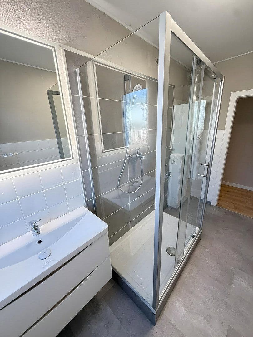 Pronájem bytu 3+1 77 m², Steinenfeld 39, Wuppertal, Severní Porýní-Vestfálsko Pronájem bytu 3+1 77 m², Steinenfeld 39, Wuppertal, Severní Porýní-Vestfálsko