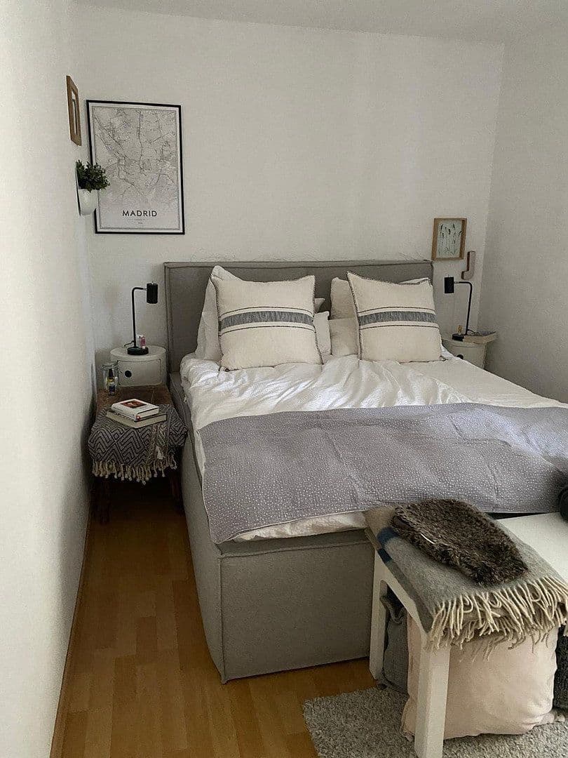 Pronájem bytu 3+1 70 m², Traubenstr. 30, Stuttgart, Bádensko-Württembersko Pronájem bytu 3+1 70 m², Traubenstr. 30, Stuttgart, Bádensko-Württembersko