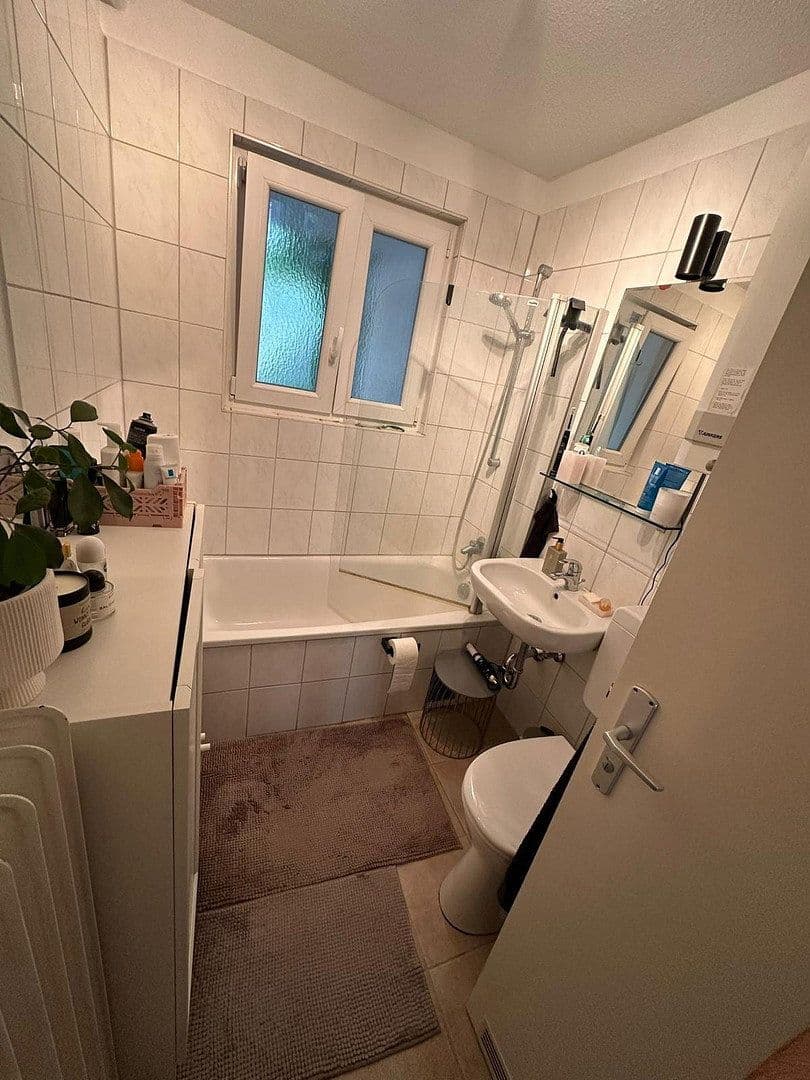 Pronájem bytu 3+1 70 m², Traubenstr. 30, Stuttgart, Bádensko-Württembersko Pronájem bytu 3+1 70 m², Traubenstr. 30, Stuttgart, Bádensko-Württembersko